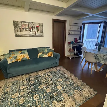 Gloria Κατάνια