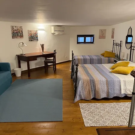 Gloria Κατάνια